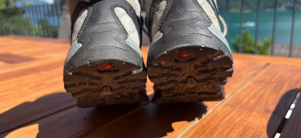 Damenschuhe: Wanderschuhe Salomon 37 Gore Tex – Gebraucht aus Kastanienbaum von pet_57dn 3