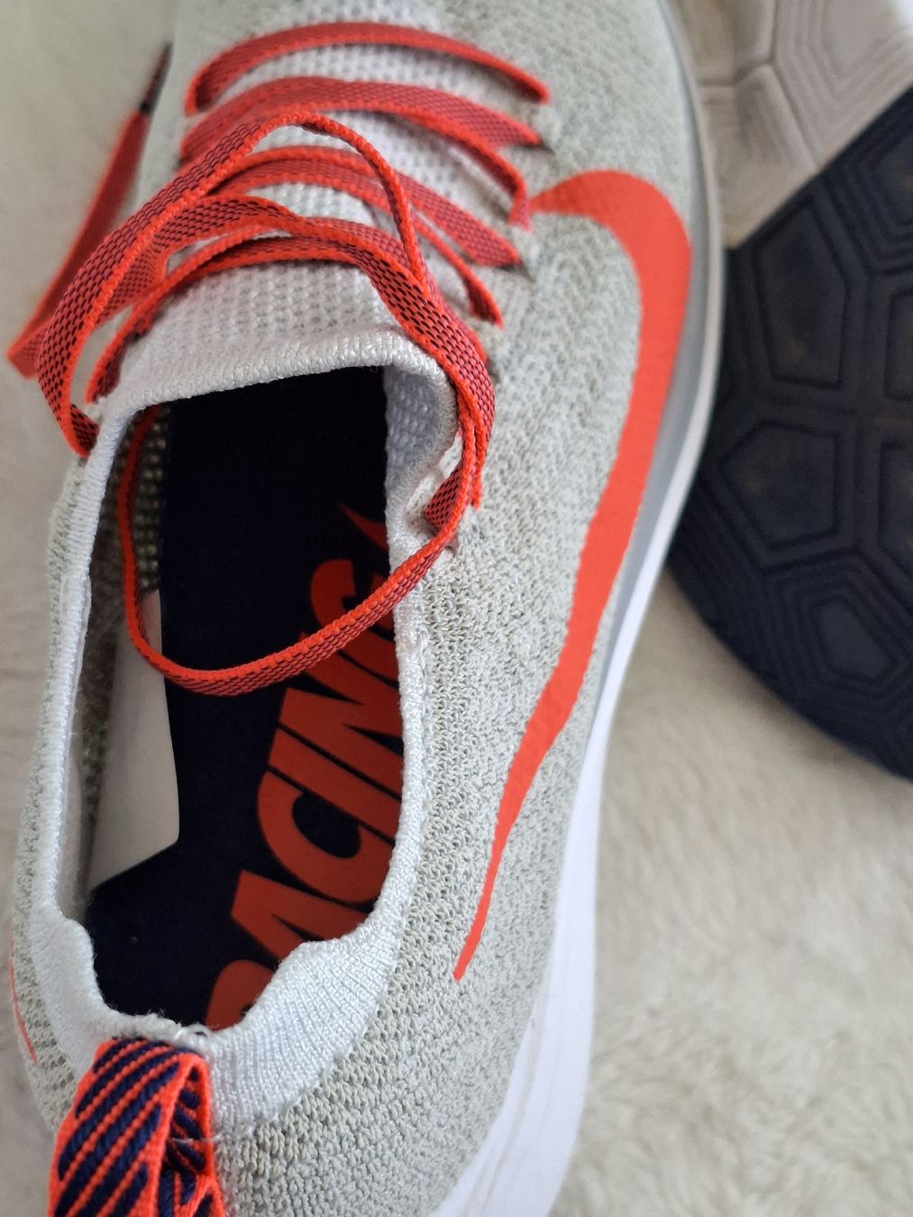 Nike Herrenschuhe: Nike Zoom Fly 44 Chaussures de coursGris/Orange – Gebraucht aus Renens VD von ser_j2fn 5