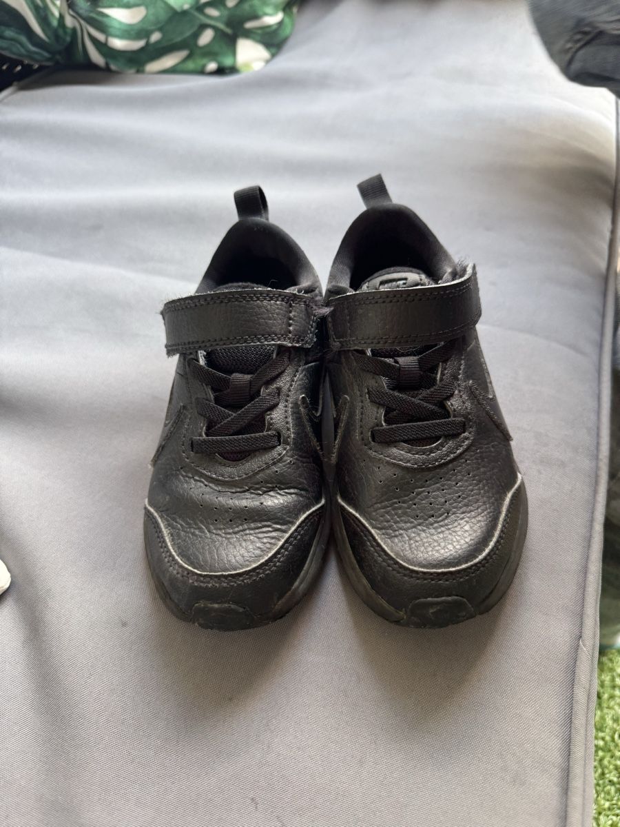 Nike Scarpe per ragazzi: Nike Turnschuhe gr 27.5 – Usato da Lufingen venduto da FilipaPCD 1
