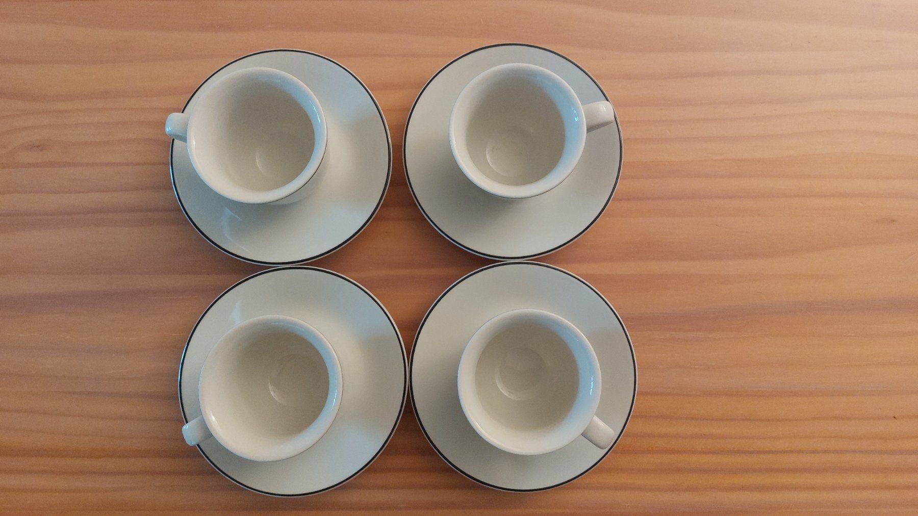 Set di piatti: Nespresso Kaffeetassen (neu) – Nuovo (secondo la descrizione) da Spiez venduto da Martebar 1