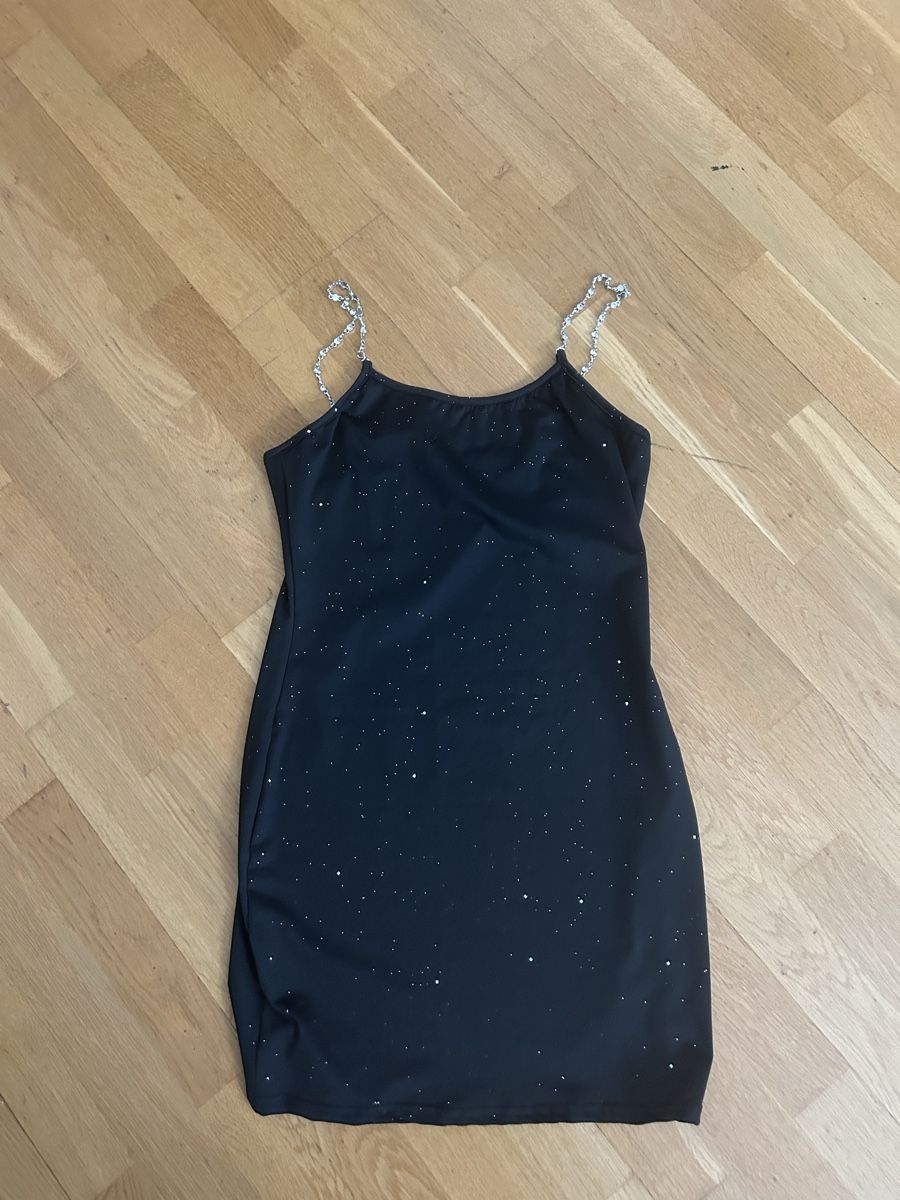 Vestiti: Schönes Kleid gr m neu – Nuovo (secondo la descrizione) da Allschwil venduto da selake990673