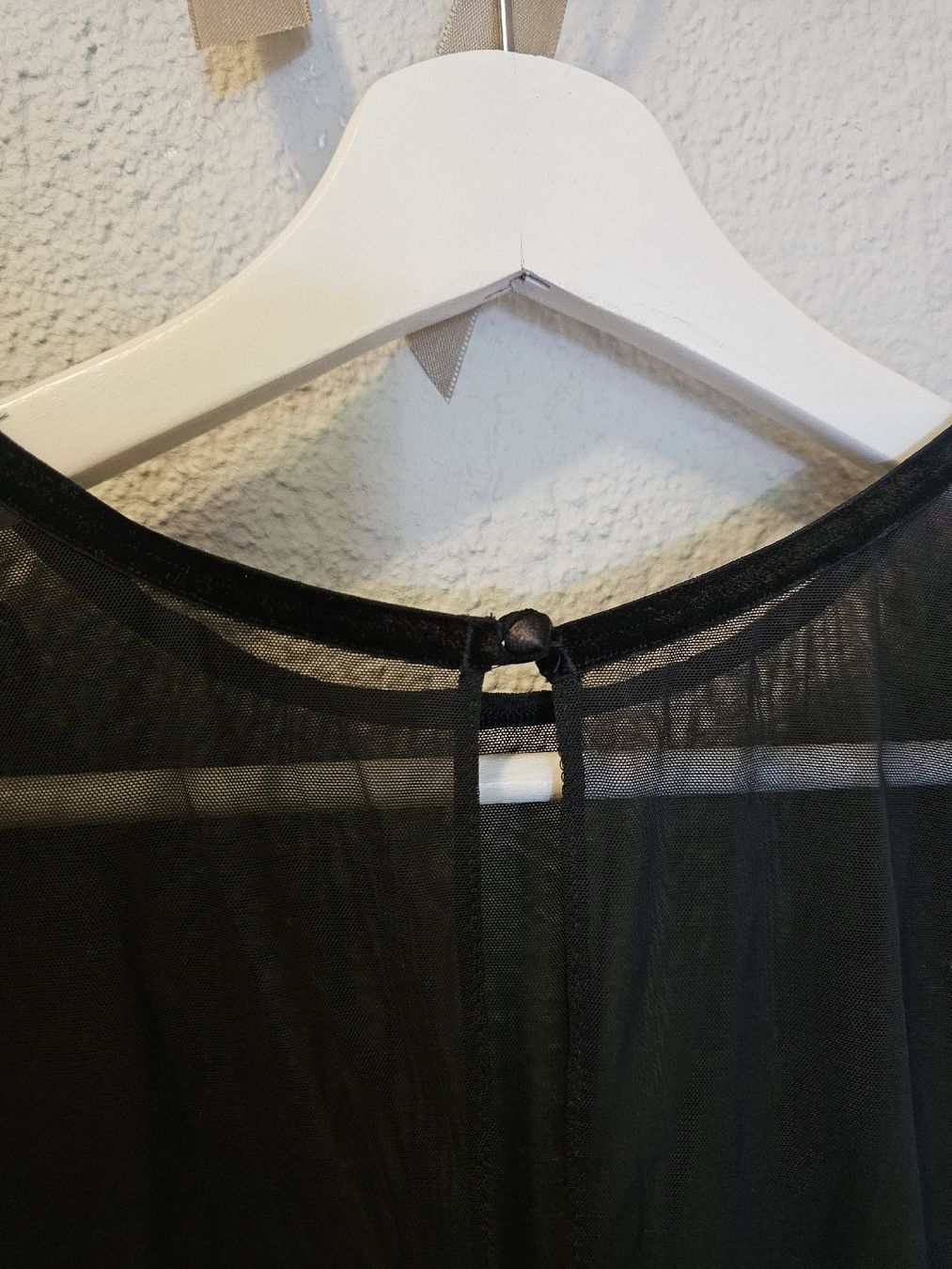 Triumph Top: Triumph Spitzen-Samt Body, schwarz, Gr. L – Usato da Bern venduto da Oscarella 3