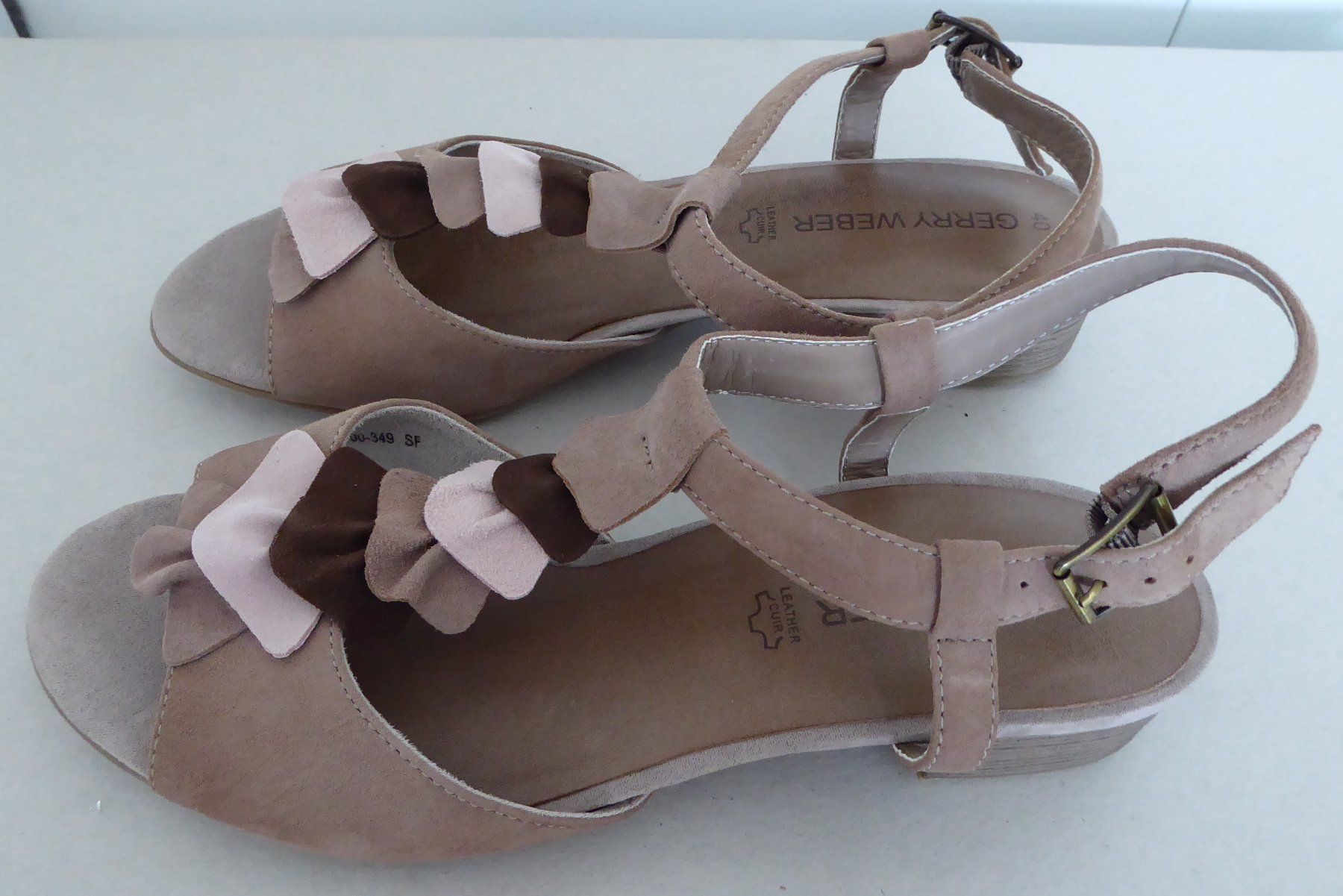 Gerry Weber Scarpe da donna: Sandale Gerry Weber beige Grösse 40 – Nuovo e nell'imballaggio originale da Entlebuch venduto da roma6370