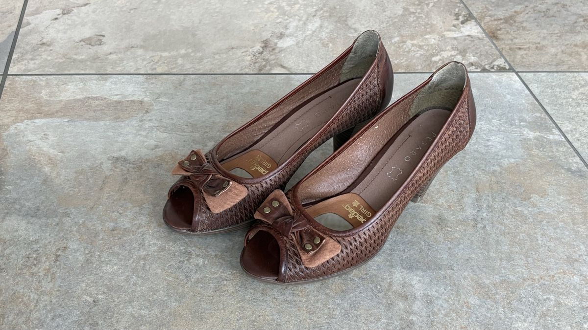 Damenschuhe: Pumps braun Leder Peeptoe – Gebraucht aus Beckenried von KaSt01