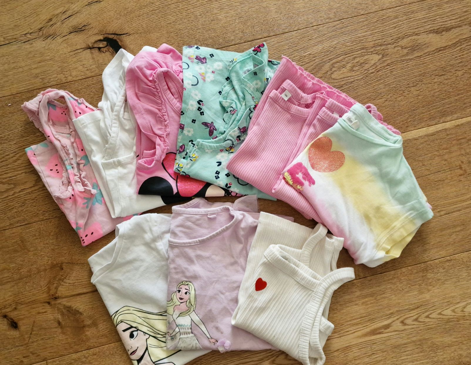 H&M Lotti & Set di vestiti: Sommershirts 110 – Usato da Emmenbrücke venduto da Nadmorebiti