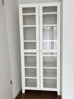 IKEA Vitrinenschrank Värd weiss gebraucht guter Zustand