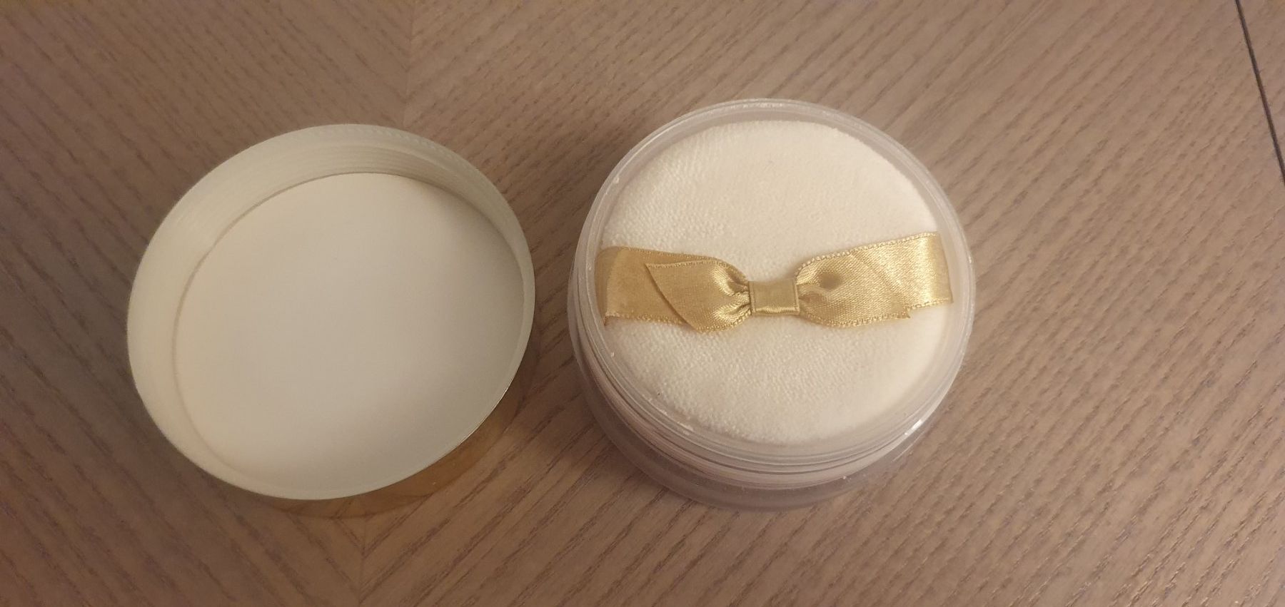 Estée Lauder Altro per la cura del corpo: Poudre parfumée pour le corps Estee Lauder – Nuovo (secondo la descrizione) da Echallens venduto da Sabi_c_dzh 2