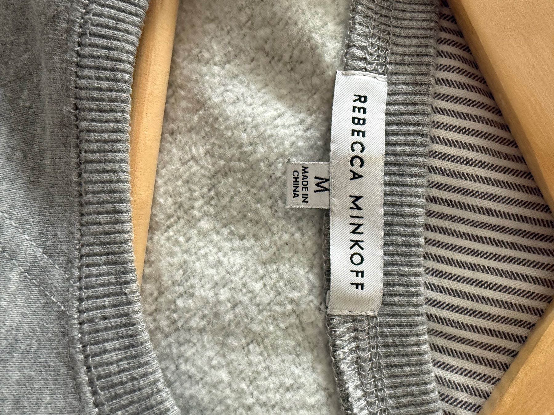 Maglioni & Felpe: REBECCA MINKOFF Pullover Grau M – Usato da Lugnorre venduto da jettsett 4