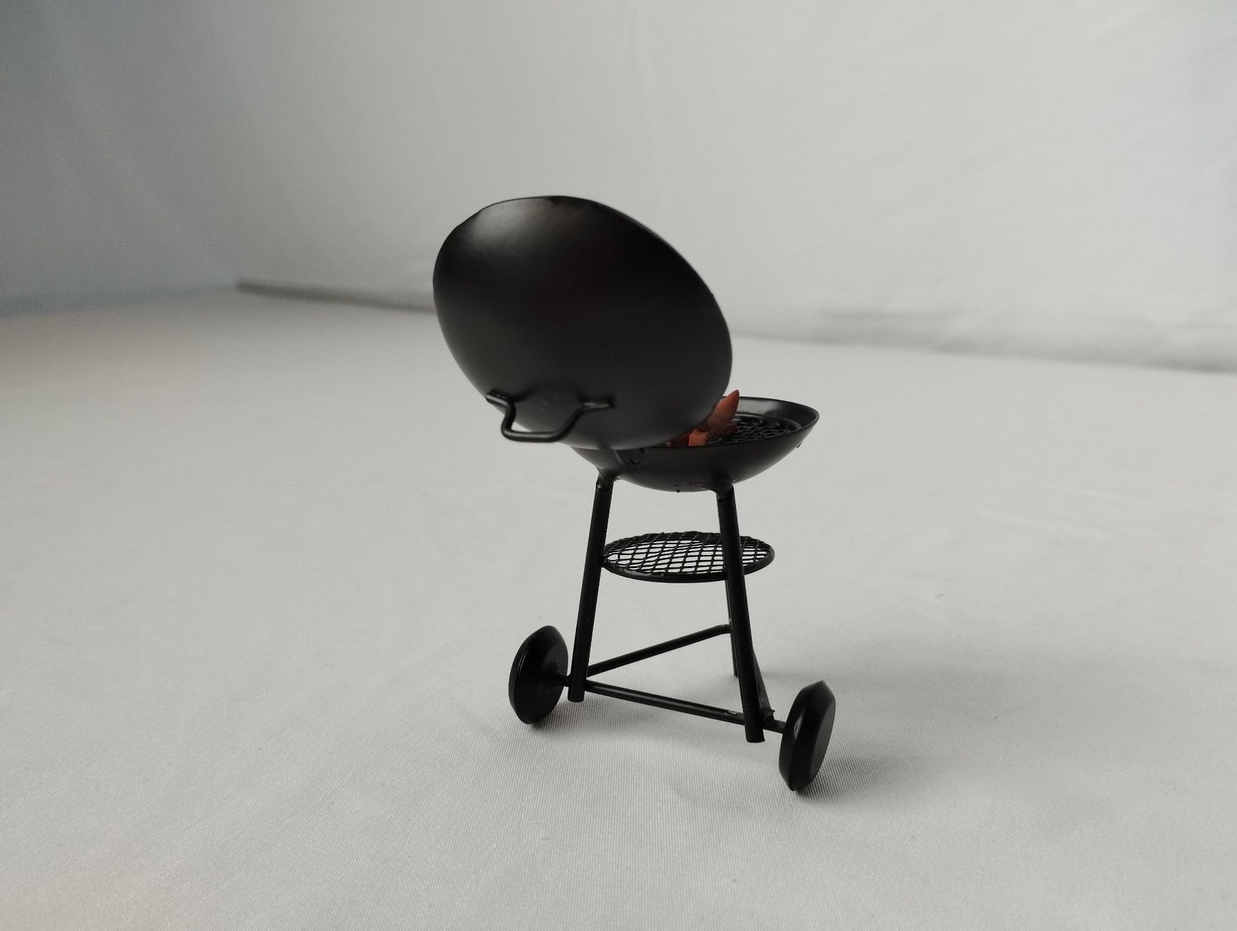 Statuette: Miniatur Kugel-Grill – Usato da Schübelbach venduto da Restwert_Schubelbach 5