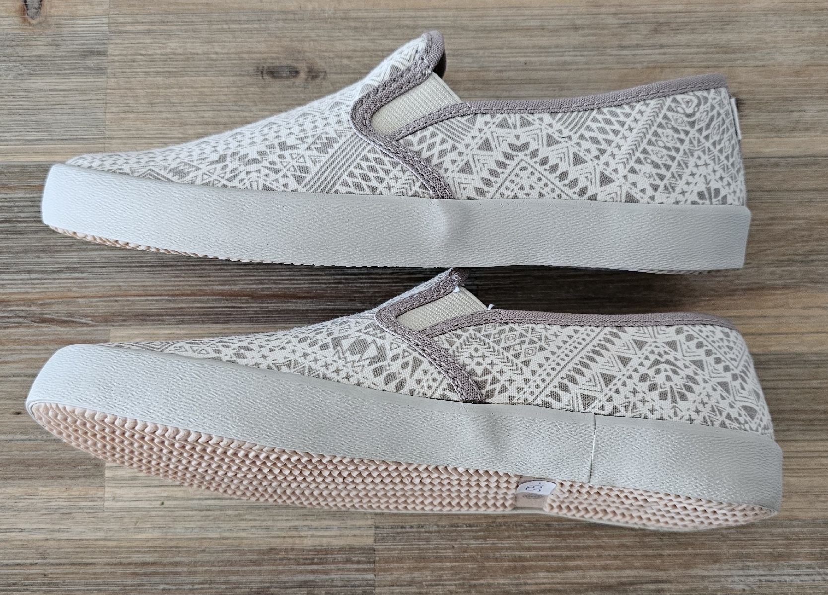Element Chaussures femmes: Neue Element Schuhe Slipper, Gr. 35 – Neuf avec emballage d'origine à Basel par Mazzo84 3