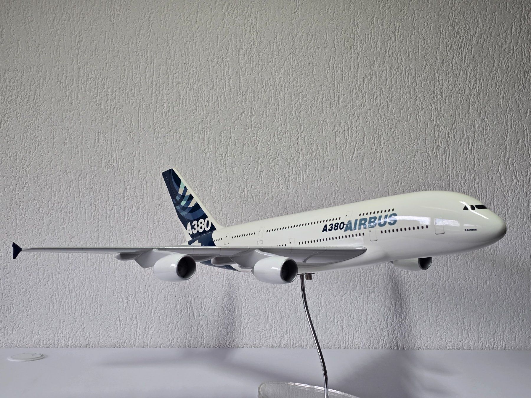 Kit di modellismo & Modellini statici: Daron, Sky Marks, usw. Airbus A 380, Werksfarben, – Usato da Kloten venduto da Nicola2 5