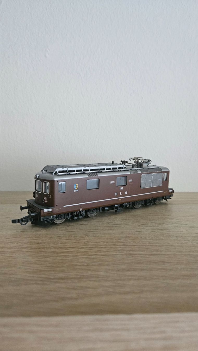 Lima Modellini di ferrovie: Lima Bls Re 4/4 Steg H0 – Usato da Basel venduto da luk_qv8t