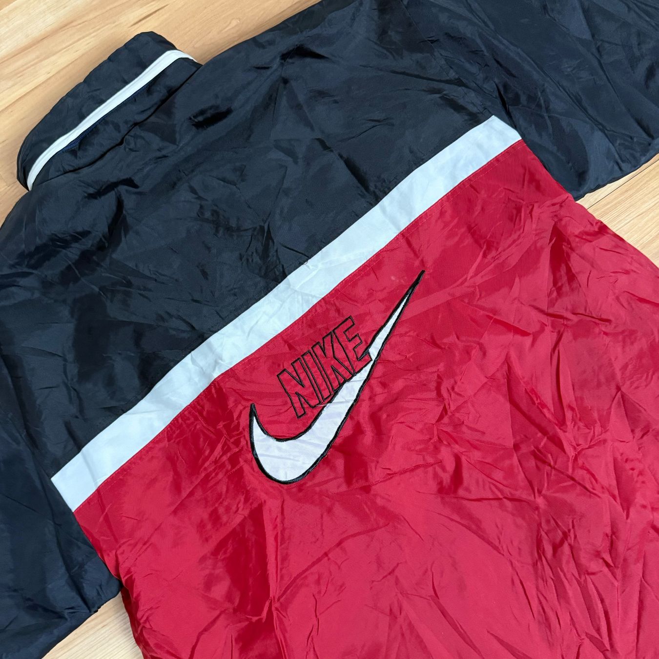 Nike Giacche: Vintage Nike 90s Winterjacke – Usato da Herisau venduto da 1asupply 2