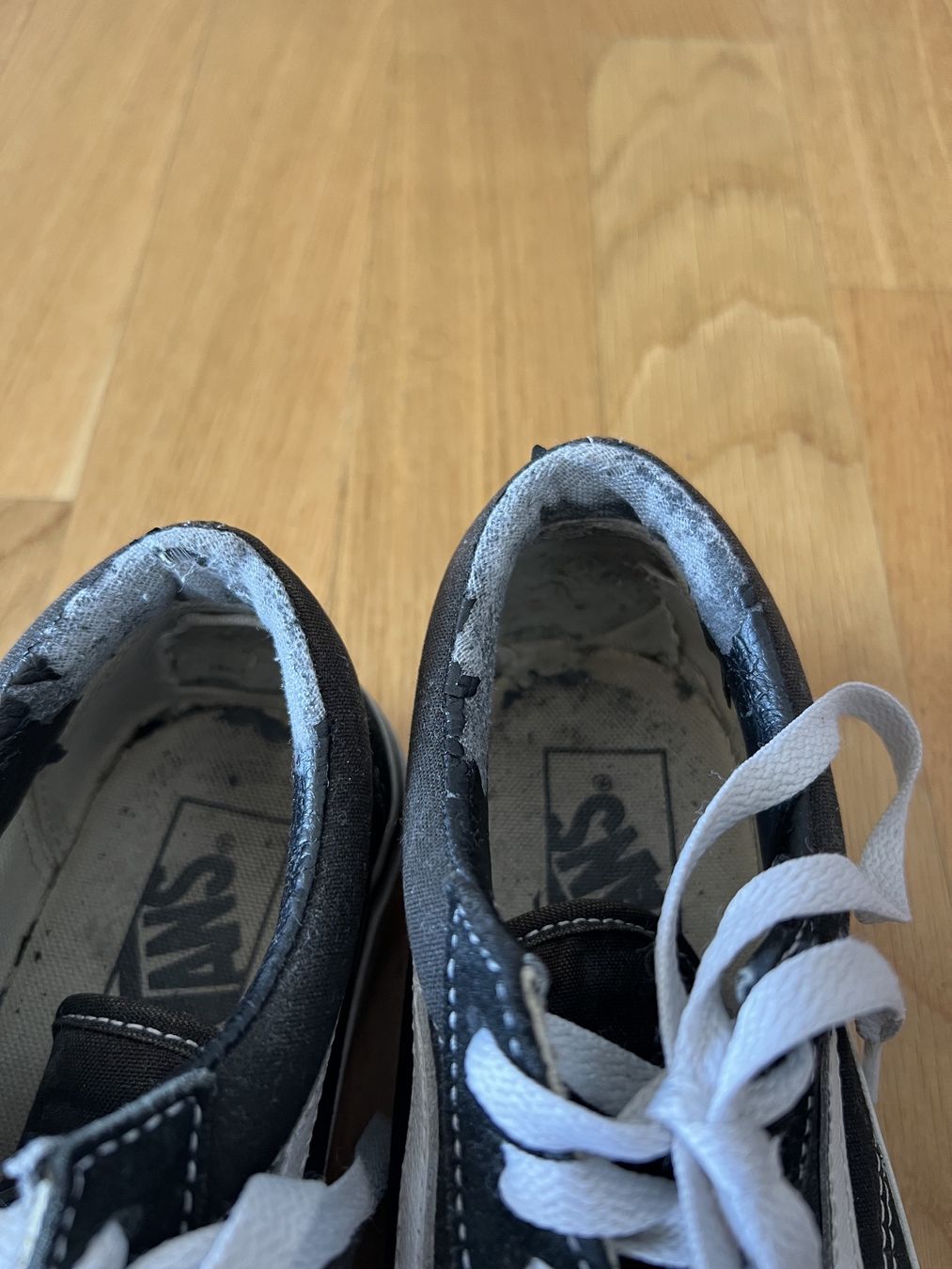 Vans Scarpe da donna: Vans Old Skool – Suède noir/blanc – Difettoso da Lausanne venduto da gun_ht7n 4