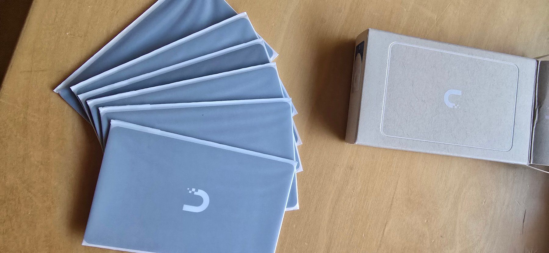 Plaketten & Abzeichen: Ubiquiti Badge NFC Karten – Neu (gemäss Beschreibung) aus St. German von SchlufiPeter86