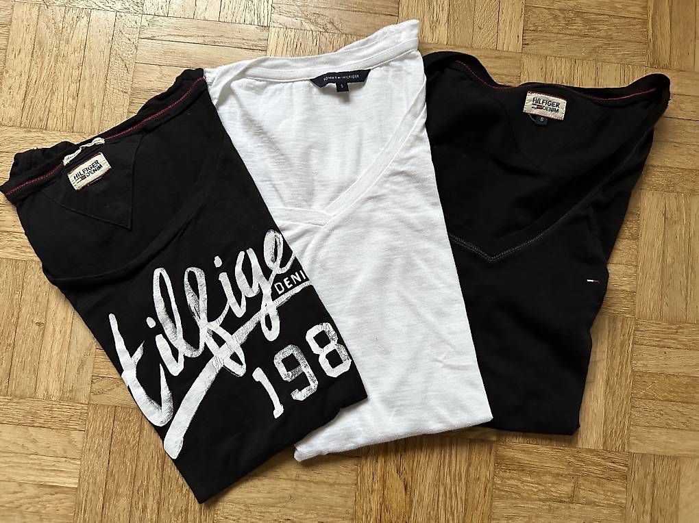 T-shirts: 3 Tommy Hilfiger T-Shirts Gr.M – D'occasion à Stäfa par DearDarling