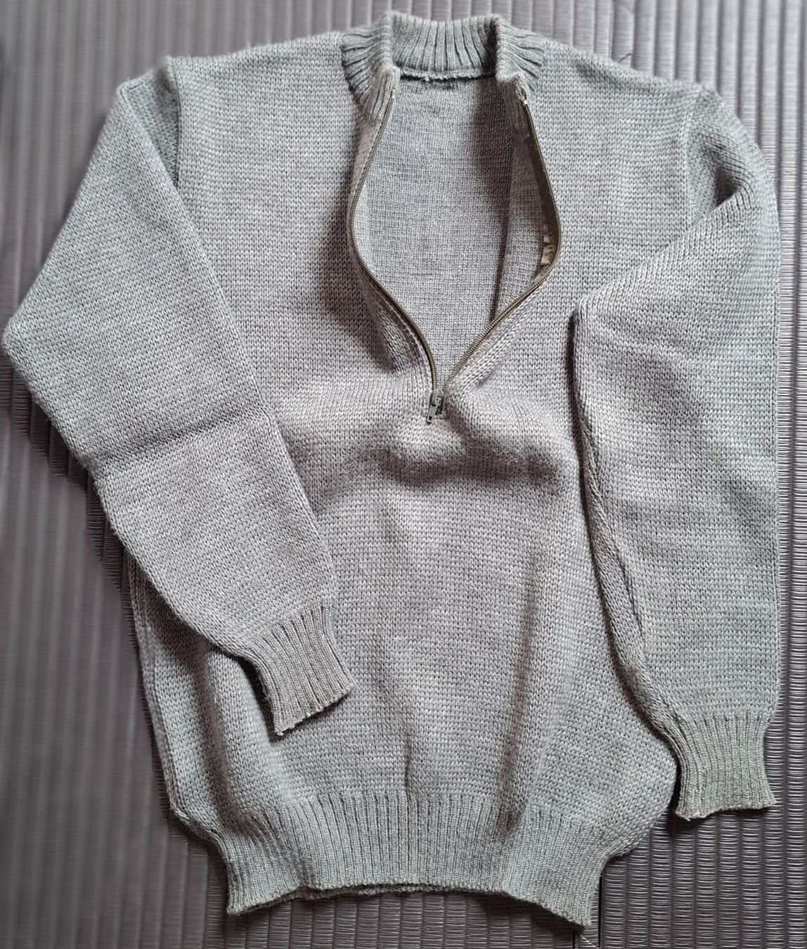 Schweizer Armee Uniformi: Militär Pullover – Usato da Münchenbuchsee venduto da Legion2 1