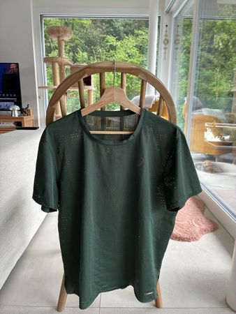 Asics green forest T-shirt L