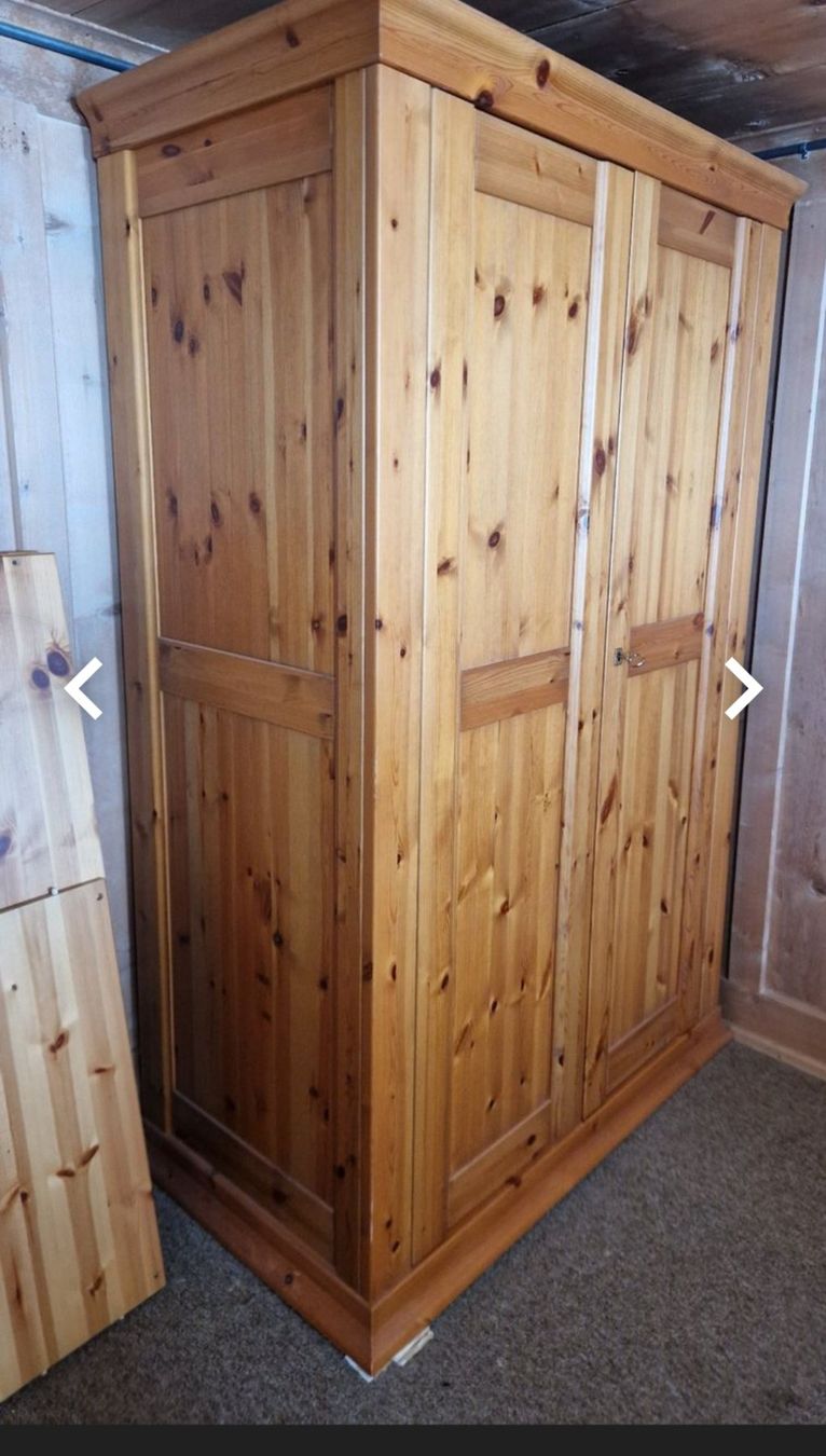 Schöner IKEA Holzschrank (Gebraucht) in Zürich für CHF 30 – nur Abholung auf Ricardo kaufen