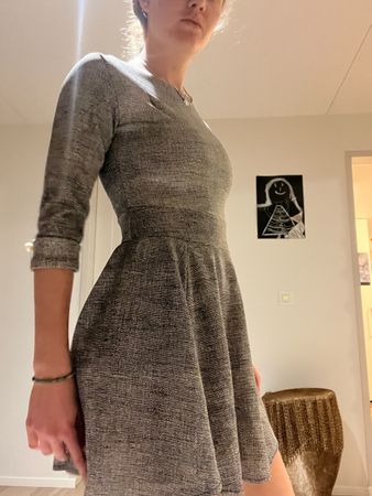 Graues kleid