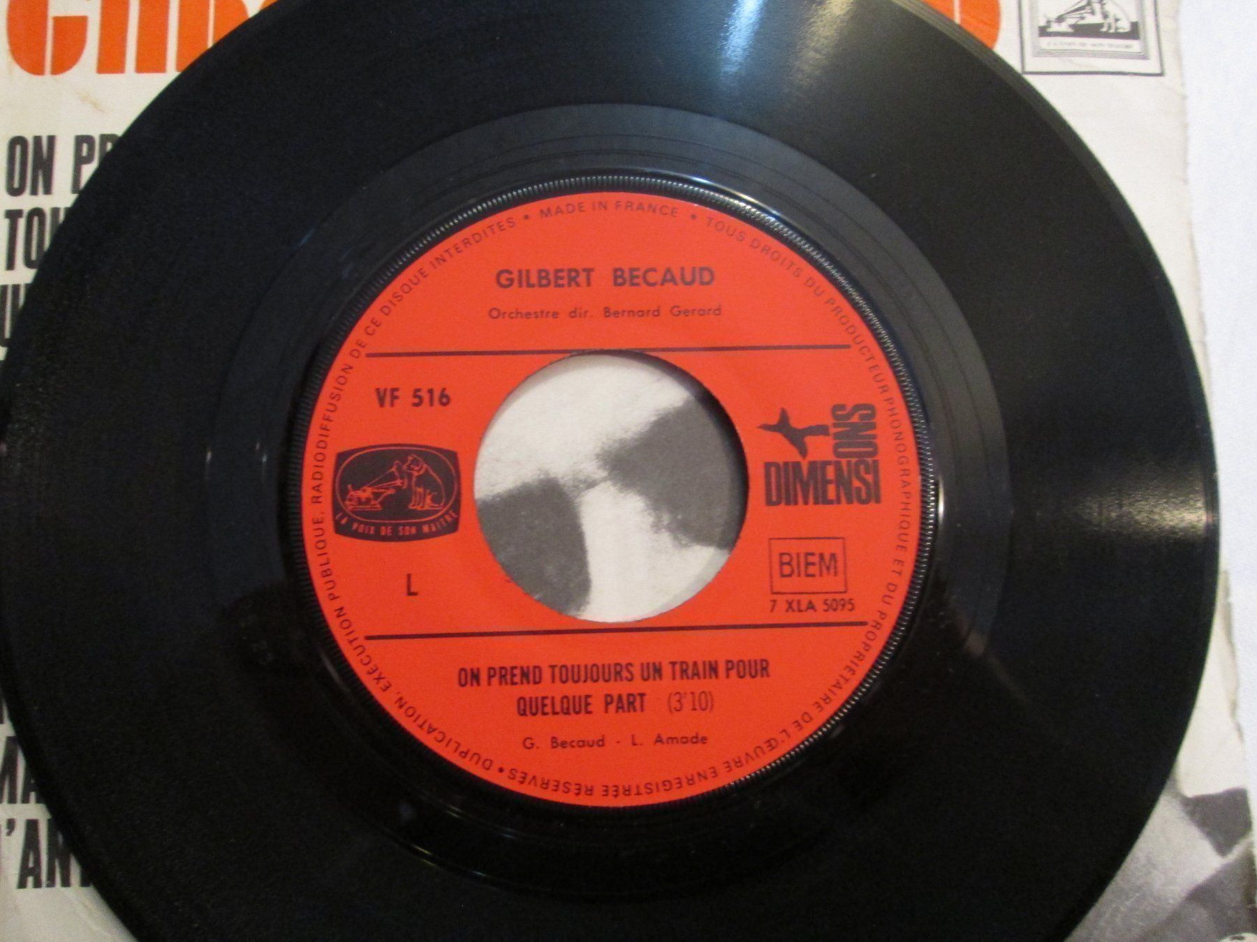 Dischi in vinile: Disque 45T Gilbert Bécaud VF 516 Occasion – Usato da la Chaux-de-Fonds venduto da Lampe 1