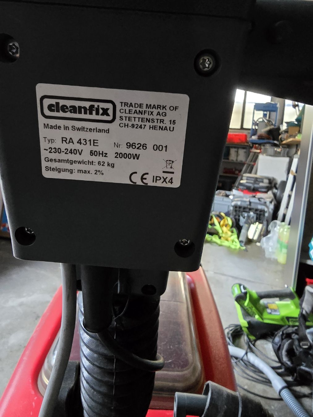 Cleanfix Tutte le macchine: Scheuersaugmaschine Cleanfix – Usato da Zürich venduto da inf_q6bm 1