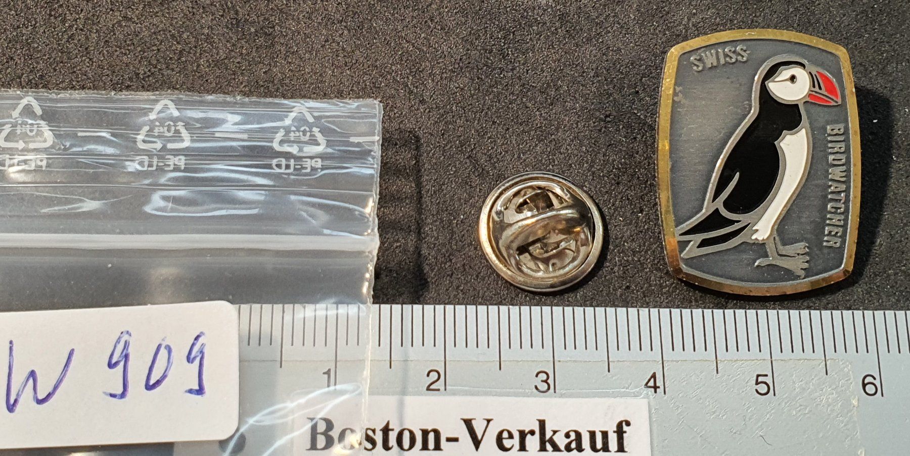 Plaketten & Abzeichen: W909 - Pin Tier Vogel - Swiss Birdwatcher – Gebraucht aus Reinach BL von Boston-Verkauf 1