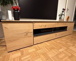 Hochwertiges TV-Lowboard aus Eiche
