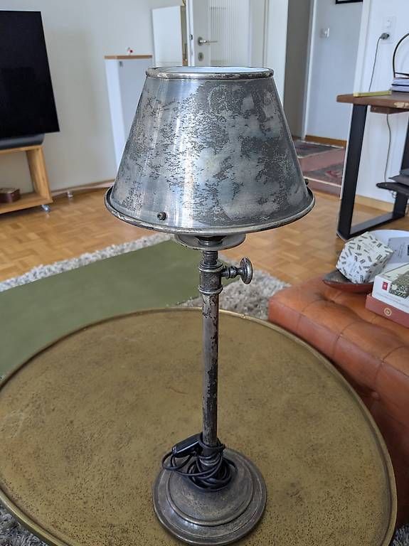 Lampade: Tischleuchte aus Altsilber – Usato da Zürich venduto da Gzus 1