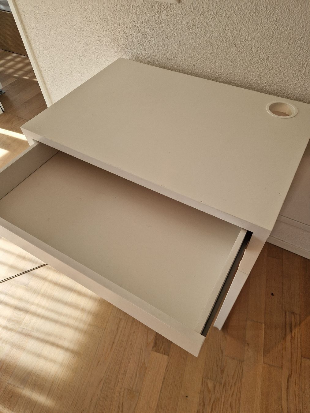 Scrivanie: Micke IKEA – Usato da Winterthur venduto da Dhaeraow 2