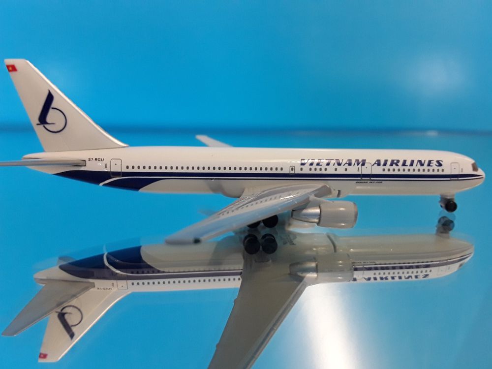 Modellflugzeug _ Boeing B767 _ Vietnam Airlines _ 1:500 | Kaufen auf ...