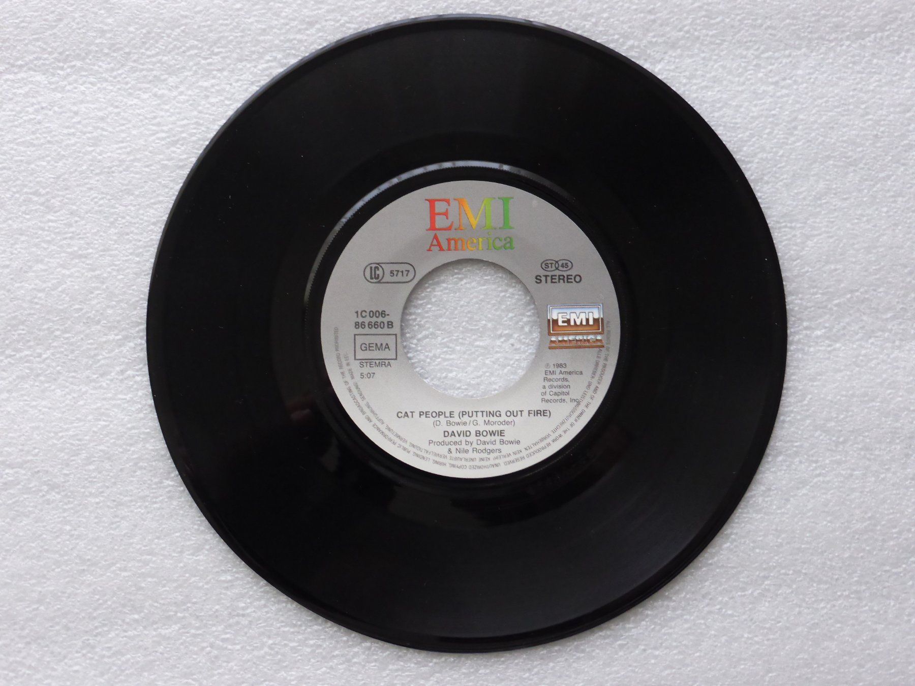 Dischi in vinile: Vinyl Single   DAVID BOWIE – Usato da Küssnacht am Rigi venduto da Mondkinder 2