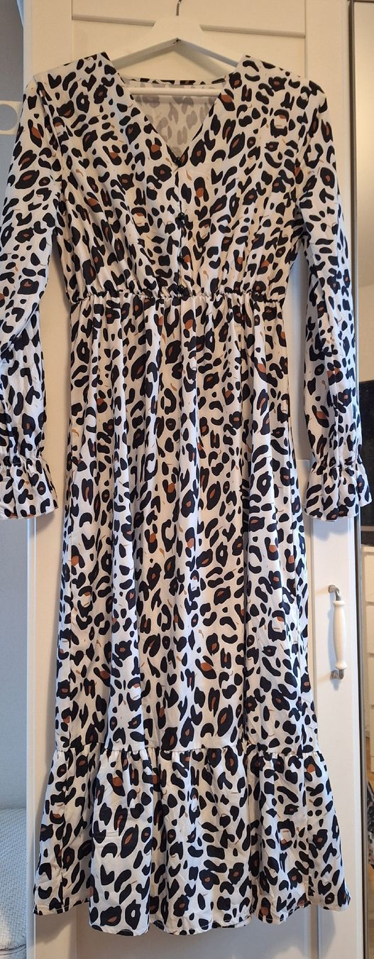 Robes: Robe longue imprimé léopard taille s – D'occasion à Yverdon-les-Bains par CelMt