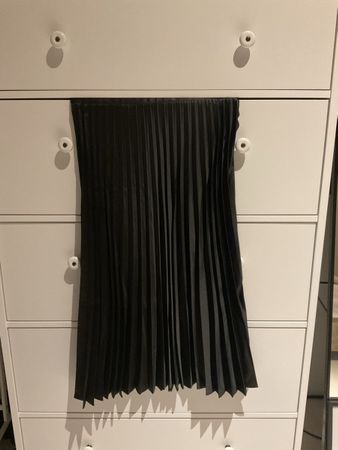 Rock schwarz Grösse 38 Plissee neuwertig