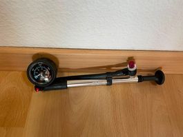 Beto Dämpferpumpe mit Manometer