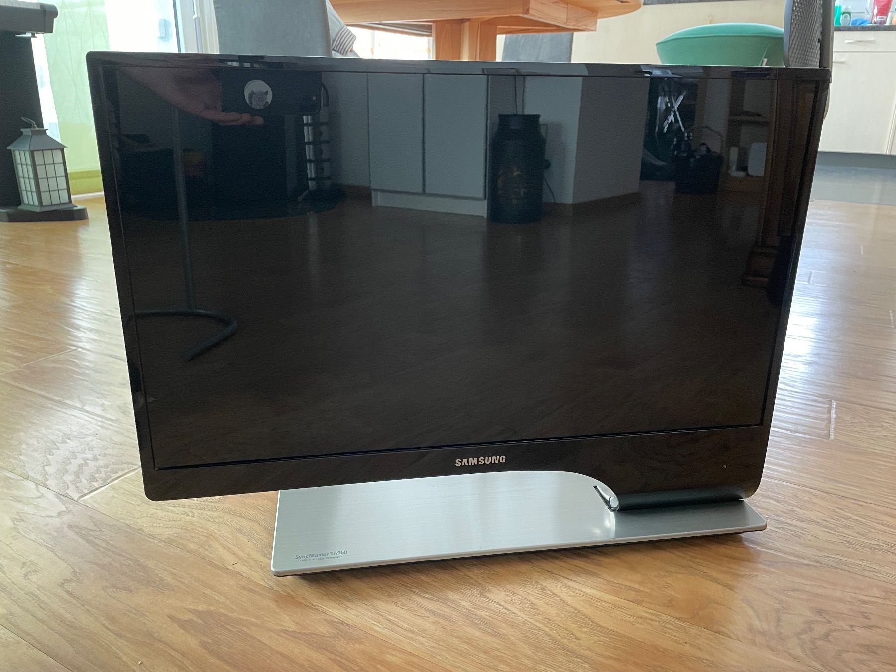 Samsung Televisori: Samsung SyncMaster TA950 Full HD, 3D, 27“ LED – Usato da Frutigen venduto da addi2006