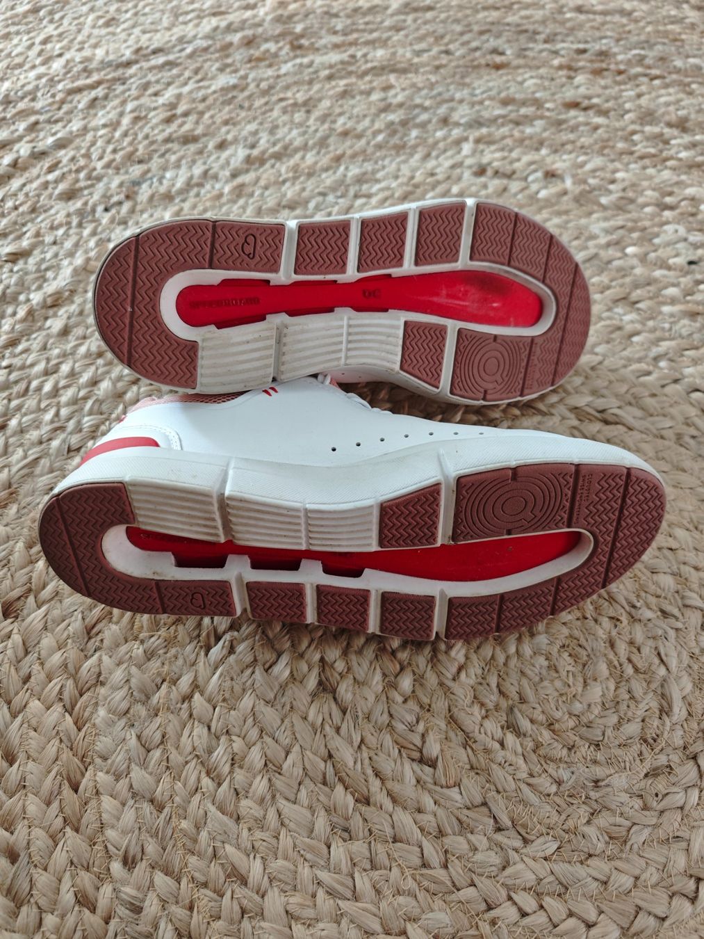 On Scarpe da donna: On The Roger Advantage Schuhe, Gr. 39 Top! – Usato da Gunzgen venduto da 0Aurin0 3