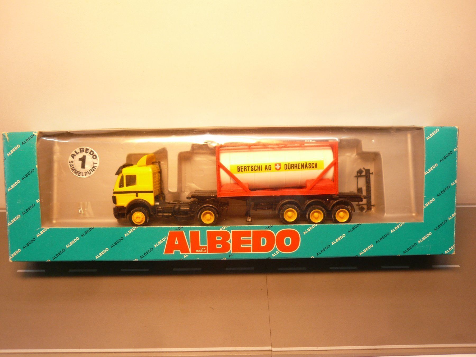 Albedo Modellini d'auto: H0 LKW BERTSCHI CONTAINER  1:87 " ALBEDO MODELL " – Nuovo e nell'imballaggio originale da Pfaffnau venduto da nolff