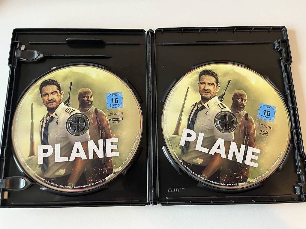 Tutti i DVDs: Plane [Blu-ray+4k UHD] – Nuovo (secondo la descrizione) da Zürich venduto da audn 2