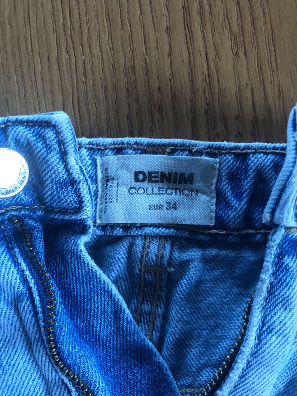 Jeans: JEANSSHORTS DENIM COLLECTION 34 – Usato da Wattwil venduto da jopara 1