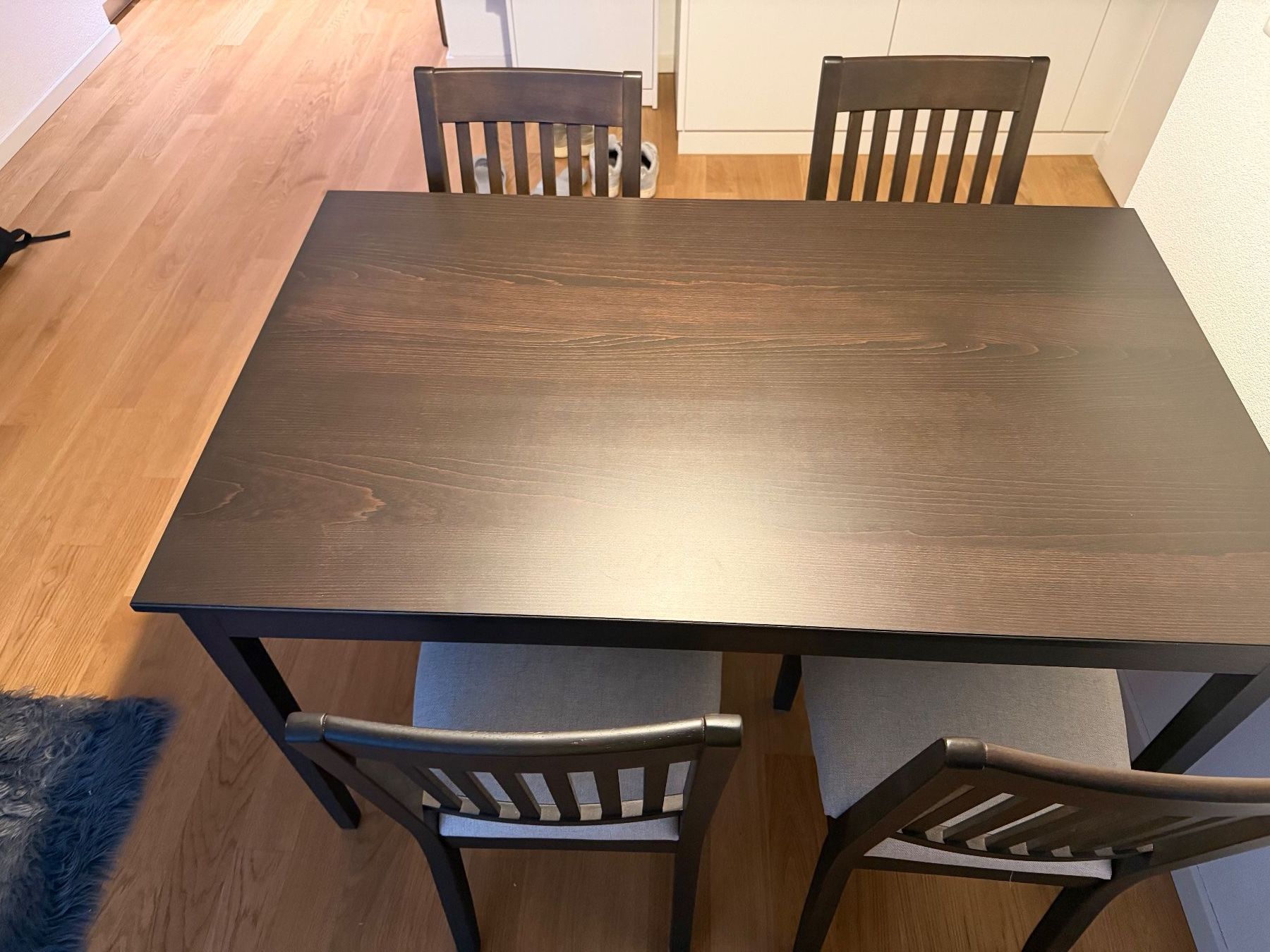 Ikea Set di tavolo e panche: Esstisch ausziehbar mit 4 Stühlen – Usato da St.Gallen venduto da car_shm7