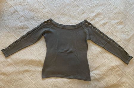 Damen-Pulli mit Cut-Outs, neu