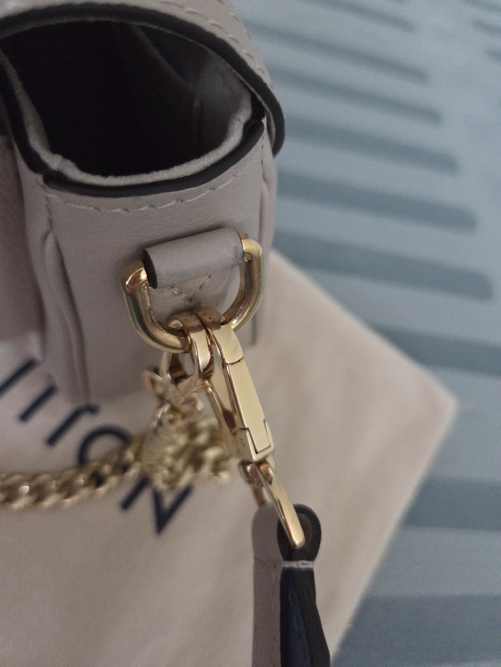 Louis Vuitton Borse da donna: Louis Vuitton Lockme Tender Tasche Greige – Nuovo (secondo la descrizione) da Belp venduto da Mary-Angel 3