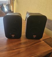 JBL Control 1 Pro Lautsprecher (Paar) inkl. Wandhalterungen