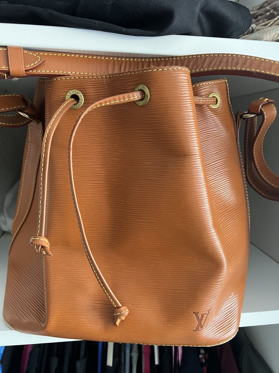 Louis Vuitton Sacs femmes: Louis Vuitton  – D'occasion à Basel par Tristac