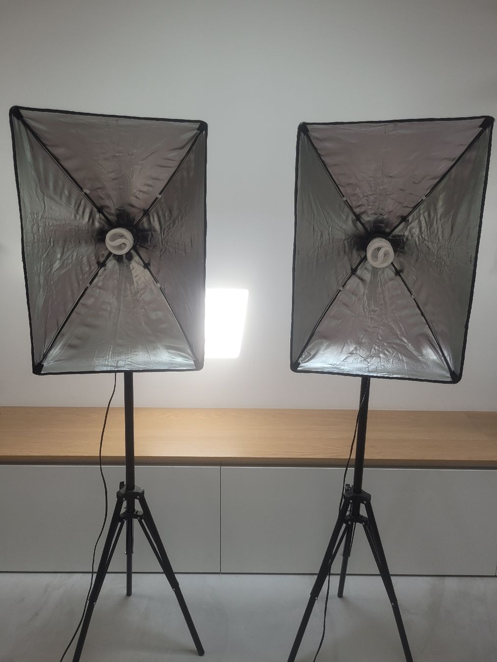 Lampade: Walimex Softbox Studioleuchte Set (2x) inkl. Stative – Usato da Amriswil venduto da job_jl59 3