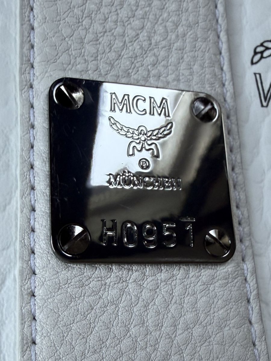 Mcm Borse: MCM Tasche Liz, Medium, reversible, weiss – Nuovo (secondo la descrizione) da Zollikon venduto da into-the-west 3