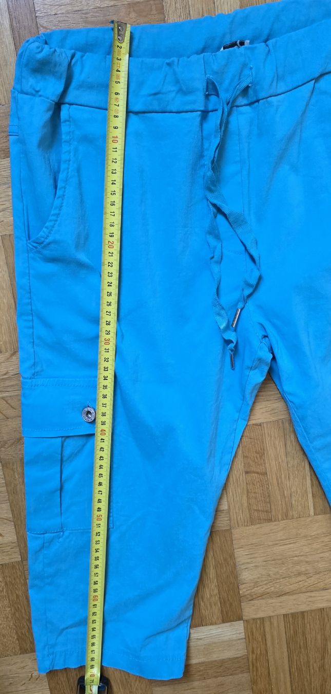 Hosen: Pantalon 3/4 /short bleu turquoise – Gebraucht aus Yverdon-les-Bains von van_dq65 2
