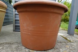 Blumentopf braun Kunststoff gross guter Zustand