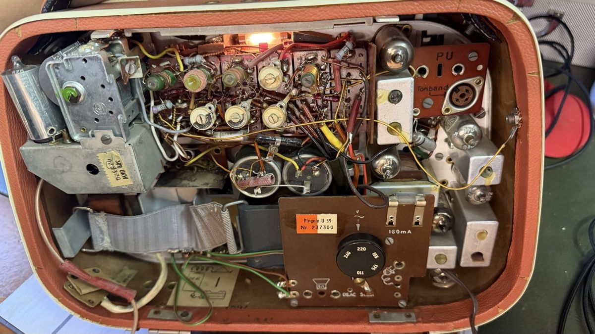 Radio: Radio vintage Accord anni '60, – Usato da basel venduto da Swiss._.1978 5